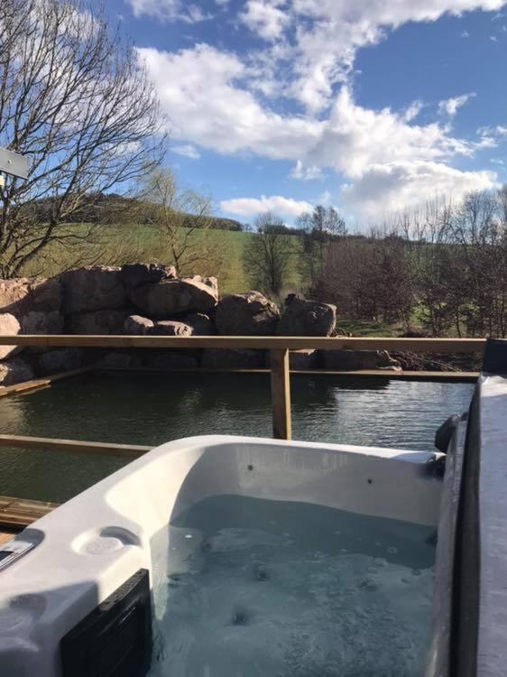 Les Nuits Insolites De La Mothe - Hebergement En Bulle Ou Tiny House Avec Spa Privatif Outremecourt Exteriör bild